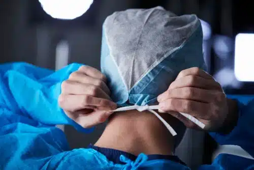 Voir Chirurgien pour augmentation mammaire : comment bien choisir ?