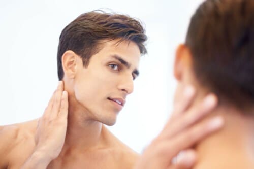 Voir Jawline Contouring Homme : la technique pour avoir une mâchoire carrée et parfaitement définie