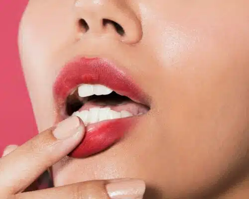 Voir Lip flip à Paris : la nouvelle technique d'injection des lèvres