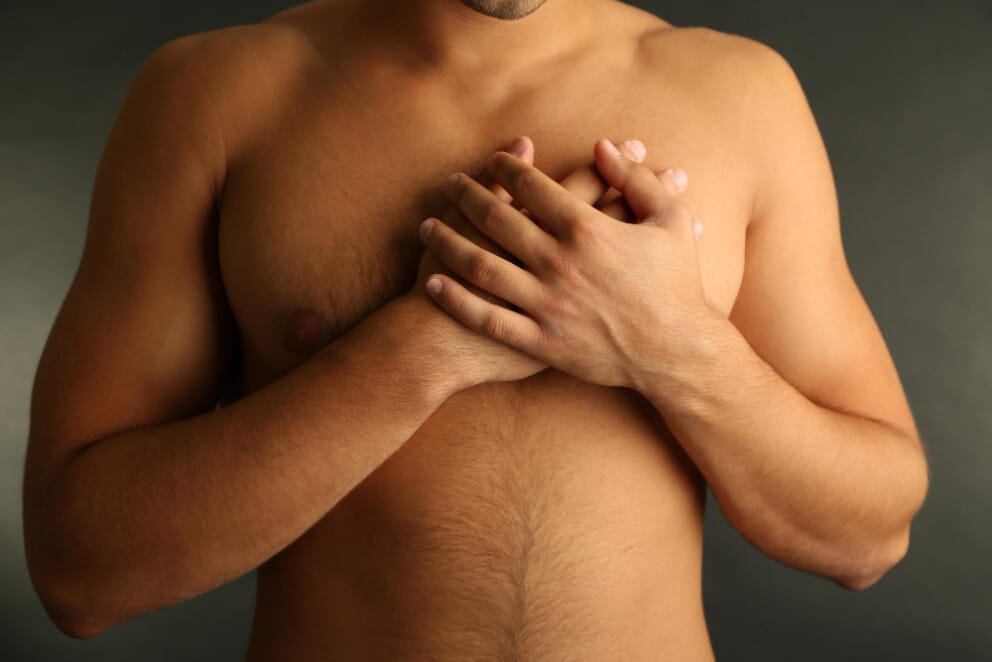 Adipomastie chez l’homme : excès de graisse aux seins et solutions concrètes
