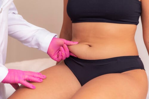 Voir 7 vrais facteurs qui font varier le prix d'une liposuccion du ventre